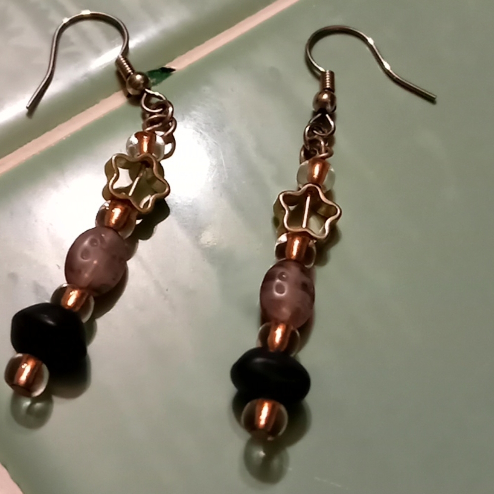 Earings - Picture 2 of 2
